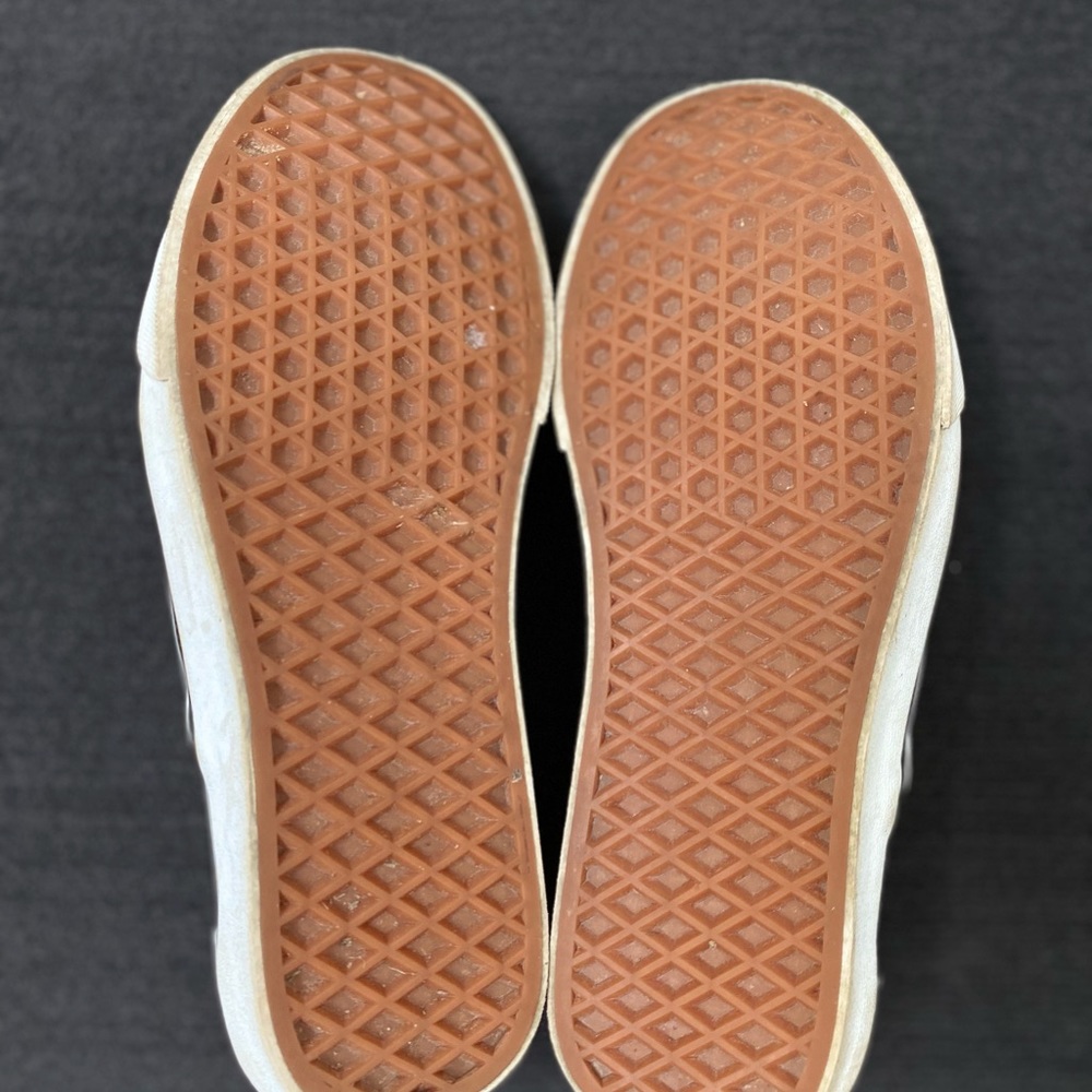 Vans - Picture 4 of 5